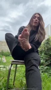 Imagine i m at your grandma s backyard doing some feet stuff