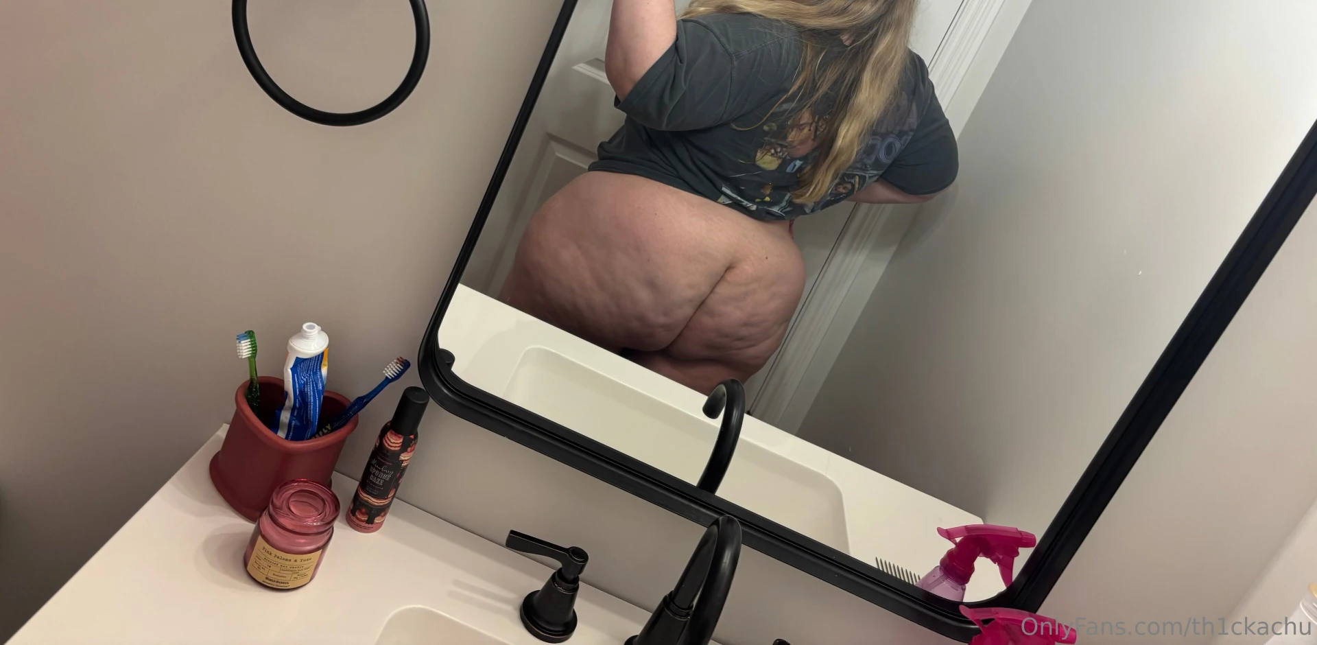 First nude in my new house 