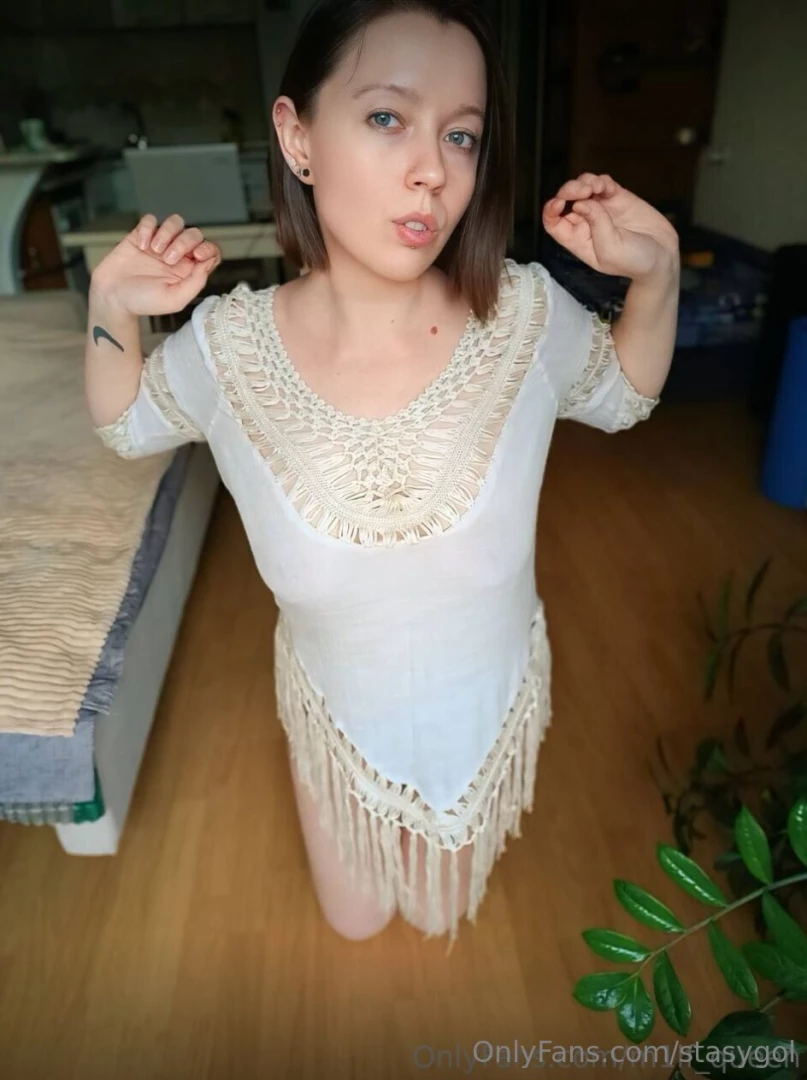 This sweet girl m1lf_queen will warm you up and wake up your tender part 3 