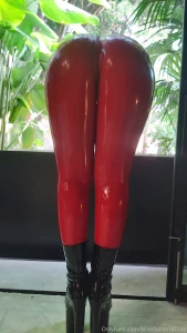 Guten morgen ihr b sen miss santa kommt heute abend um euch den