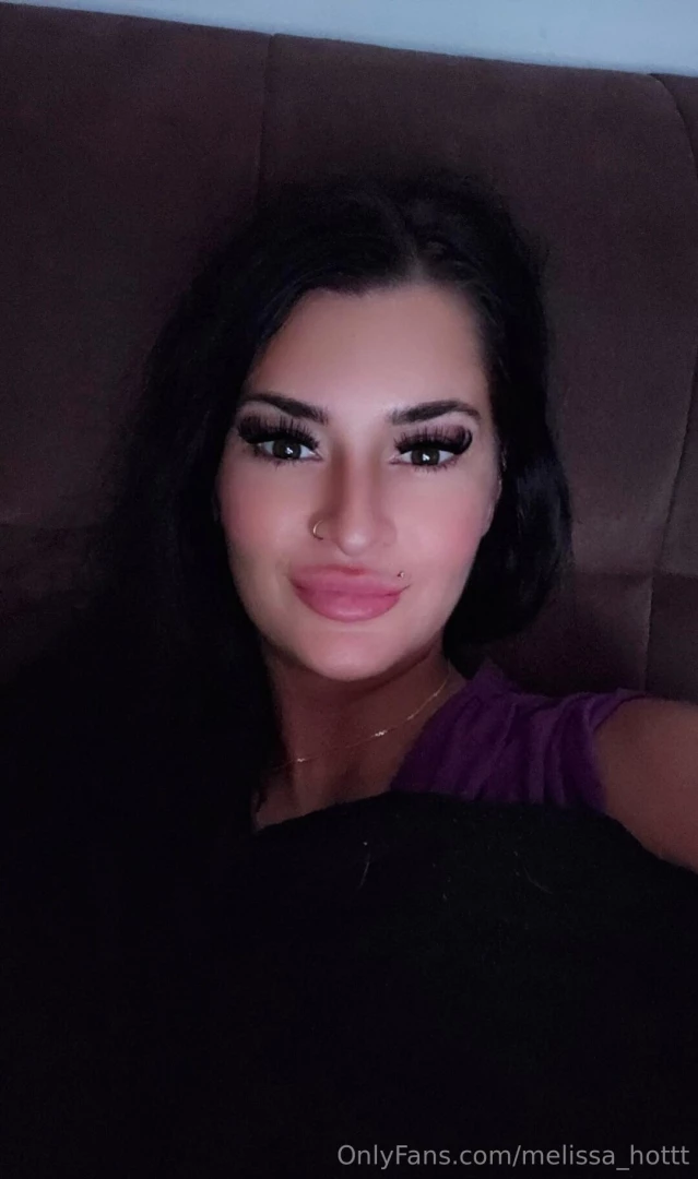 Nach einem anstrengenden tag endlich im bett angekommen leistest du 