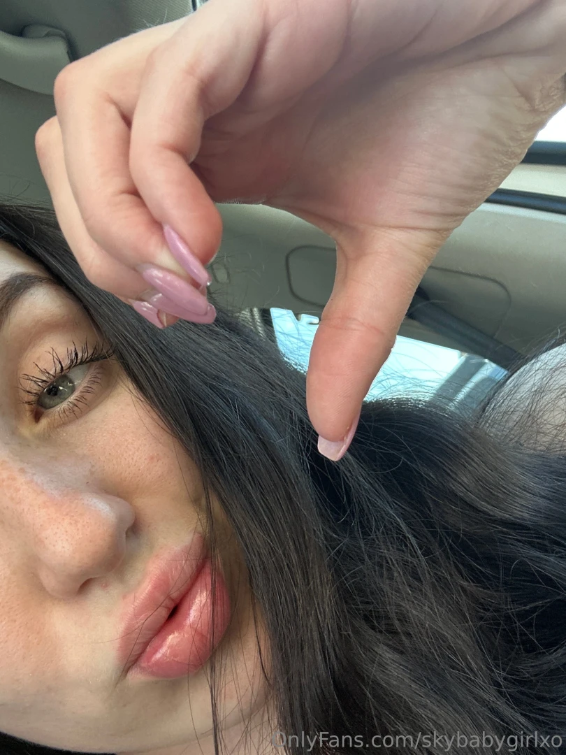 I m free rn who wants to be my favorite this morning 