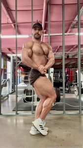 Who wants to see this pose without the shorts