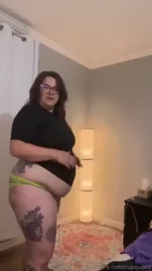 These shirts are sooooooo tight i can t get them over my belly