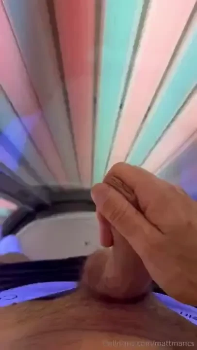 Anyone else getting horny in that heat cant wait for summer 