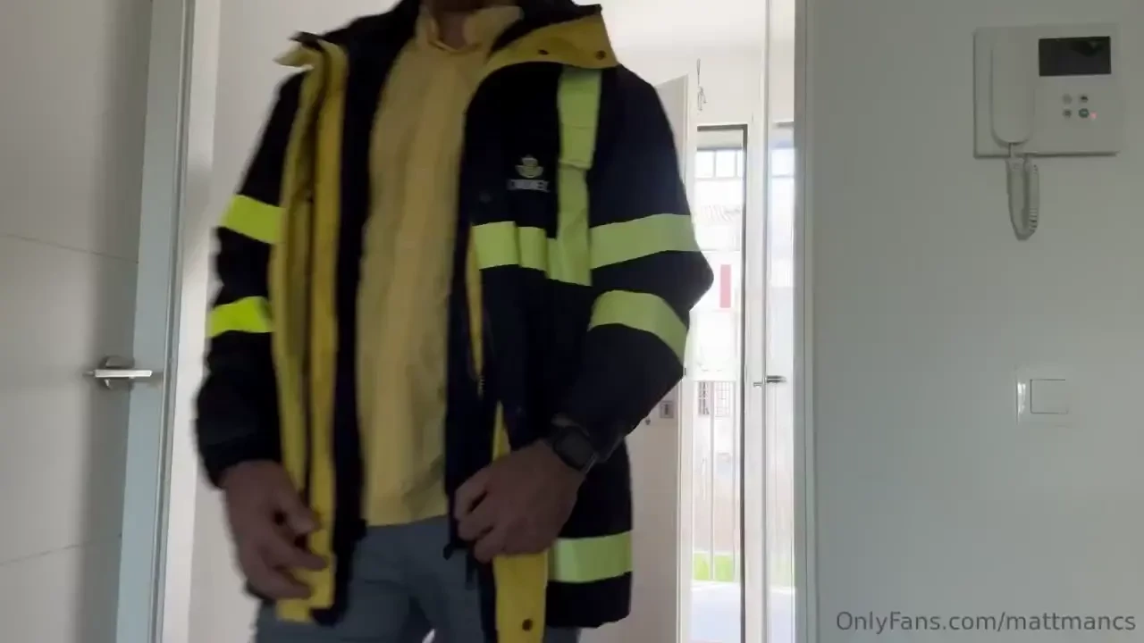 I did deliver package to sensualmassage as spanish postman have look 