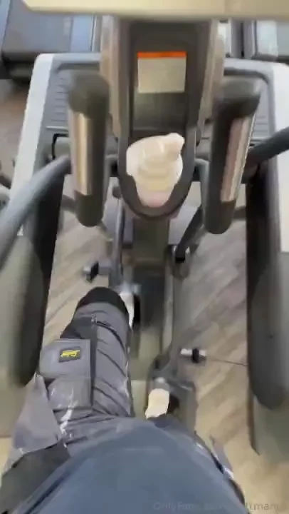 Who said u cannot working out in these pants too it was hot happy part 2 