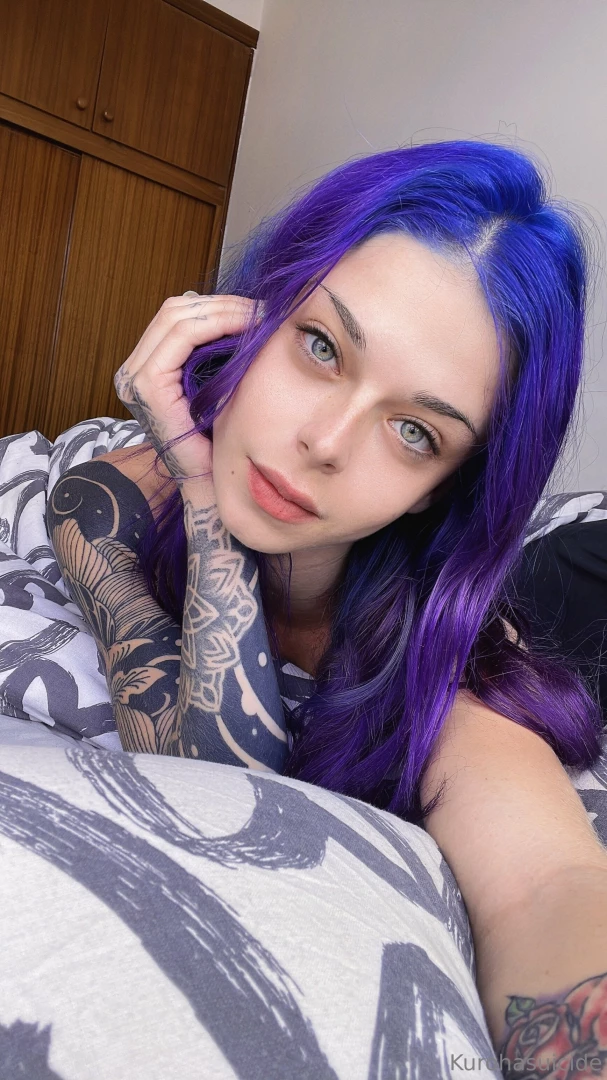 Kinda miss my purple hair should i go back to it 