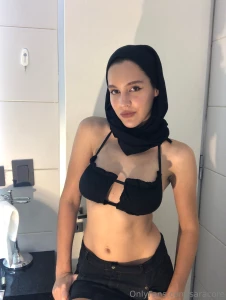 She likes it minimal but she can go multiple rounds if you re into part 2