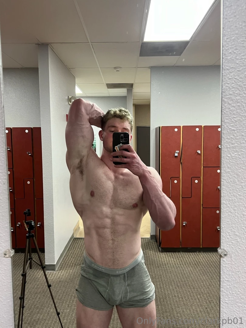 Tip in to see more of me 