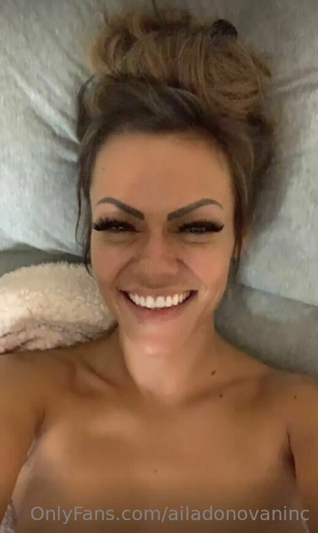 I m online right now come say hi to me 