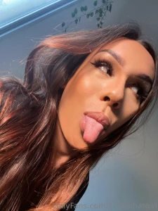 U are online baby im sexy but im funny too