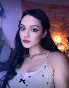 Reynasoo reynasoo reynasoo i love to try on a variety of roles and part 57