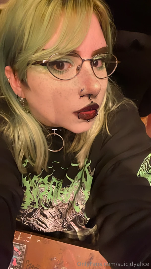 Will you date a goth girl on valentine s day 