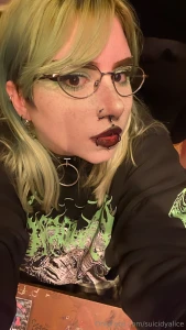 Will you date a goth girl on valentine s day