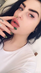 Got the best natural dick sucking lips about - like if you agree and