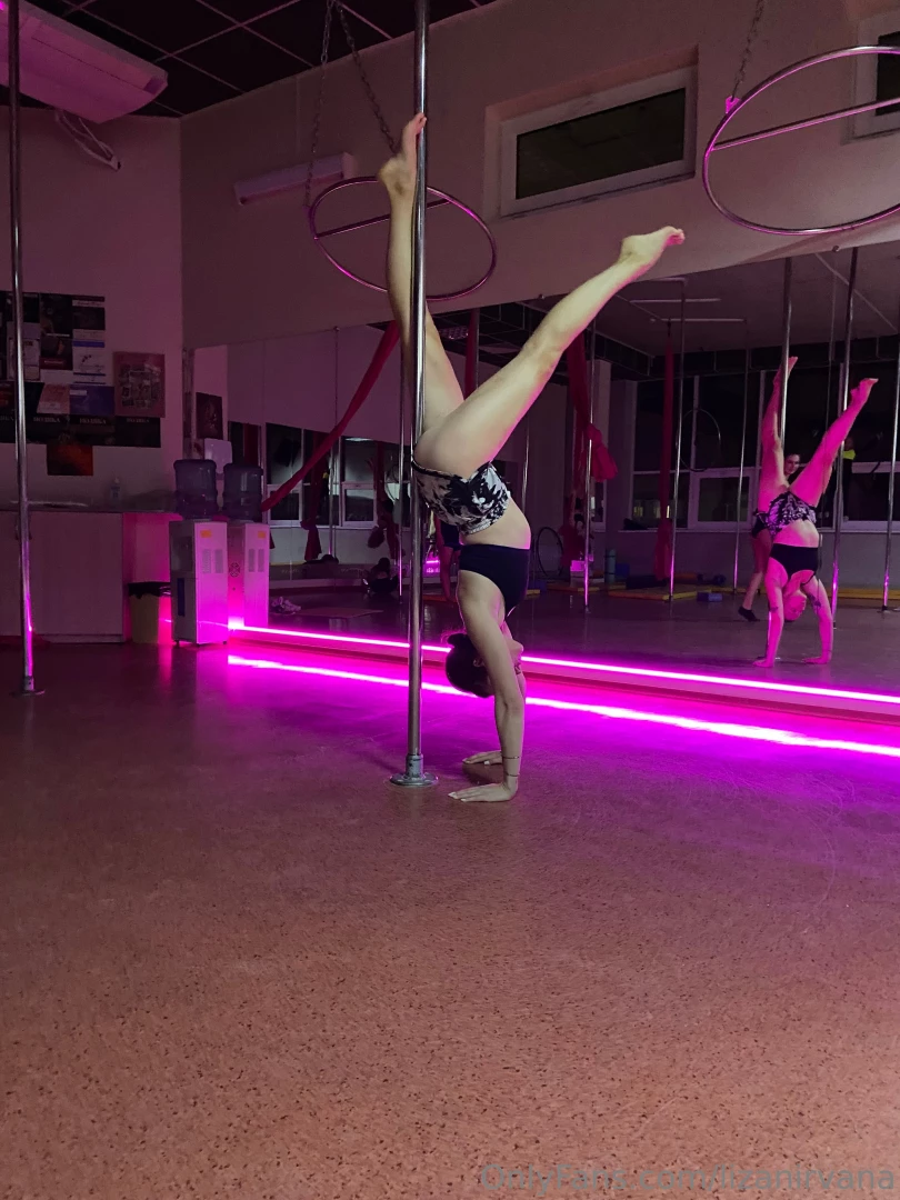 D ailleurs je vous ai pas dis mais j ai commenc une nouvelle part 1 