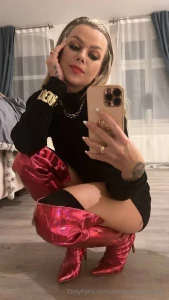 This look screams trouble