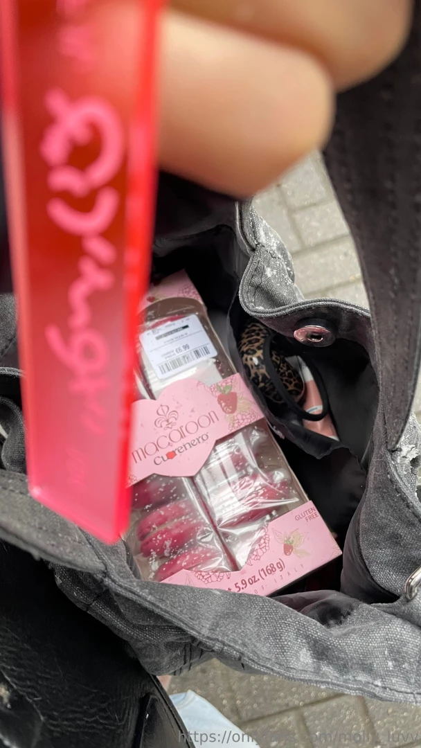 Today in berlin it started snowing and everything became so cozy and part 1 