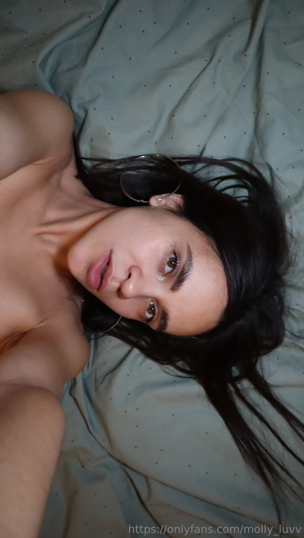 Im ready for u here my love naughty_molly lay down with me and relax 