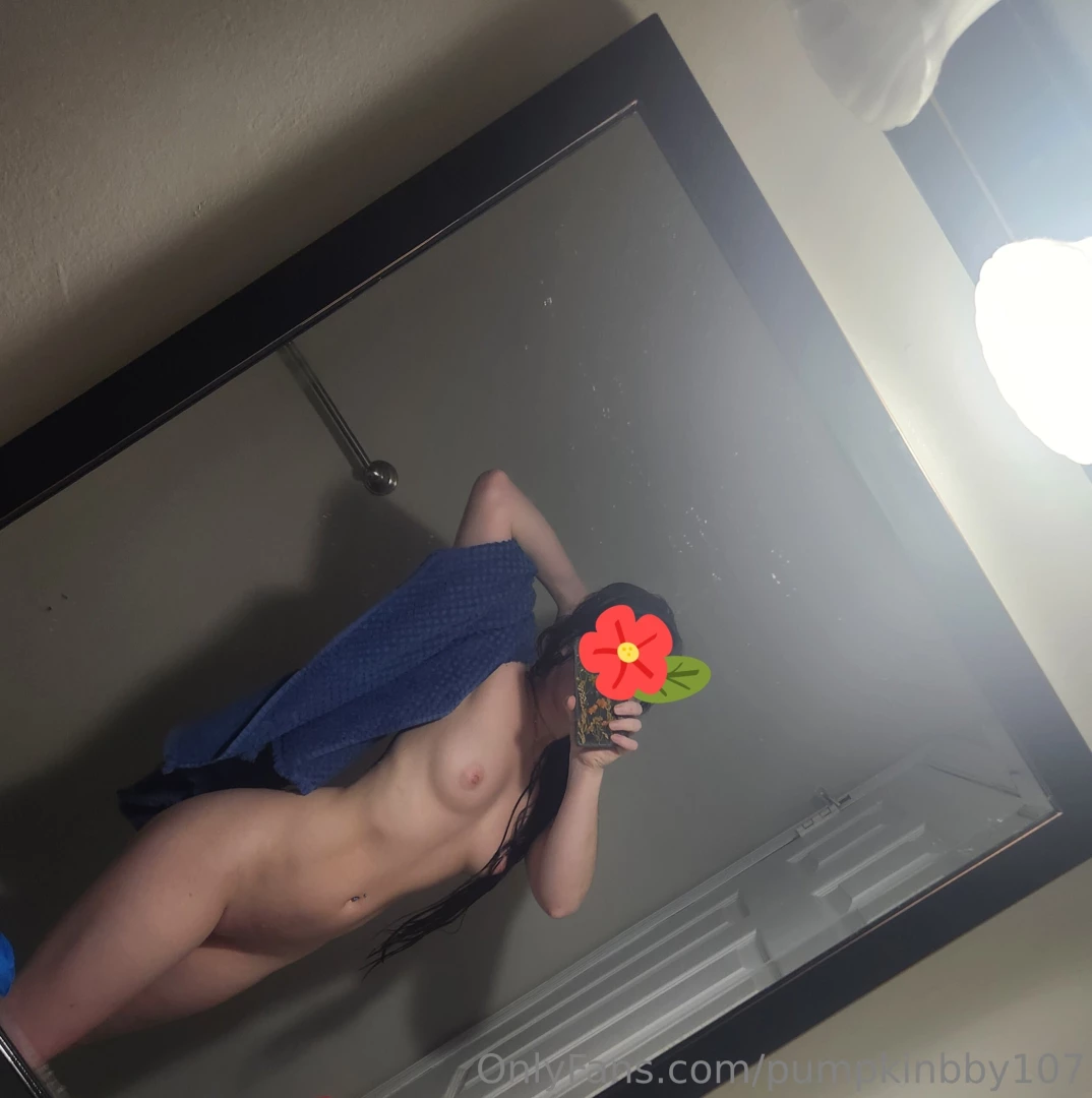 Shower pics whomp whomp 