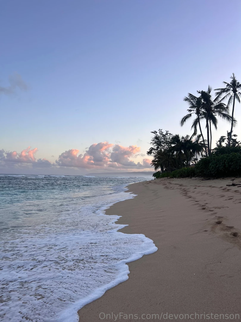 Hawaii calls for surfing and sun 