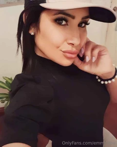 Hi i m allie i m argentina i love to talk and i m very accommodating part 90