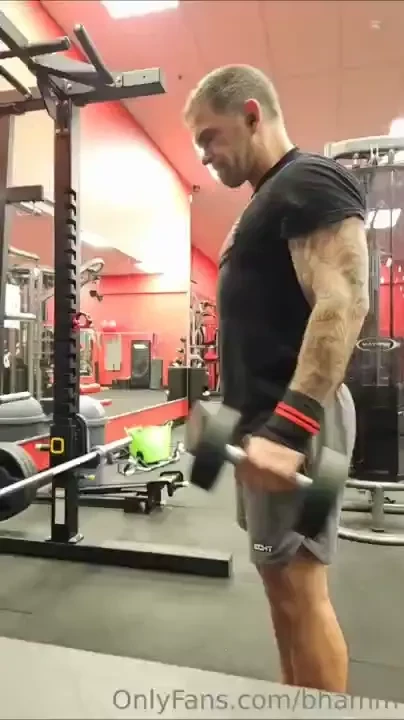 Burning out those arms at the end of a workout getting all hot and 