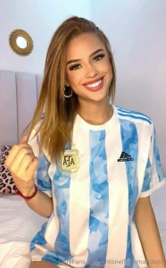 I m a happy girl and i m not afraid to show it part 1