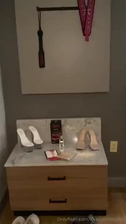 I always bring a few toys for the boys when i travel 