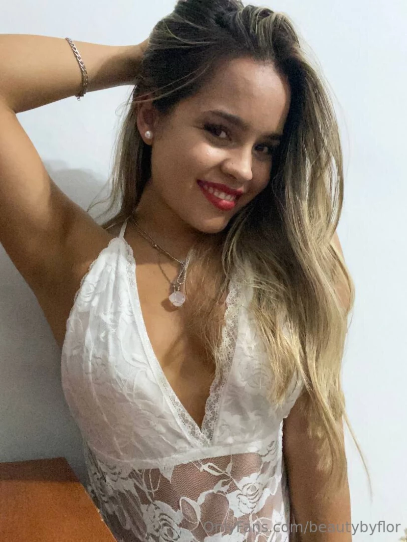 Lulipardo subscribe to this latina for free tell me your fantasy and 