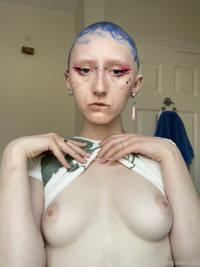 Bleaching my hair to do it pink xxx part 2 