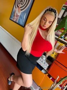 How do you like black and red outfits on me what about the pinup part 3