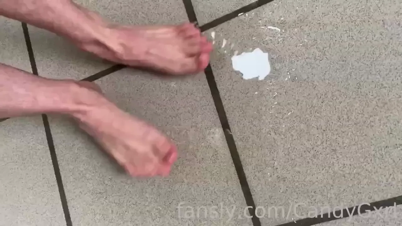 Hihi sometimes i get shy when you watch me wet myself daddy wetting part 3 