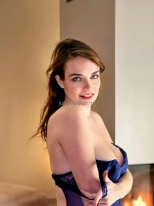 Je laisse pas mal apparaitre mes seins en ce moment vous tes des