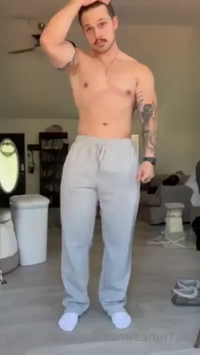 Happy humpday watch me do naked squats just for you you get to see my 