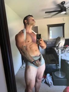 I m waiting for you to come and dm me so we can start having some fun