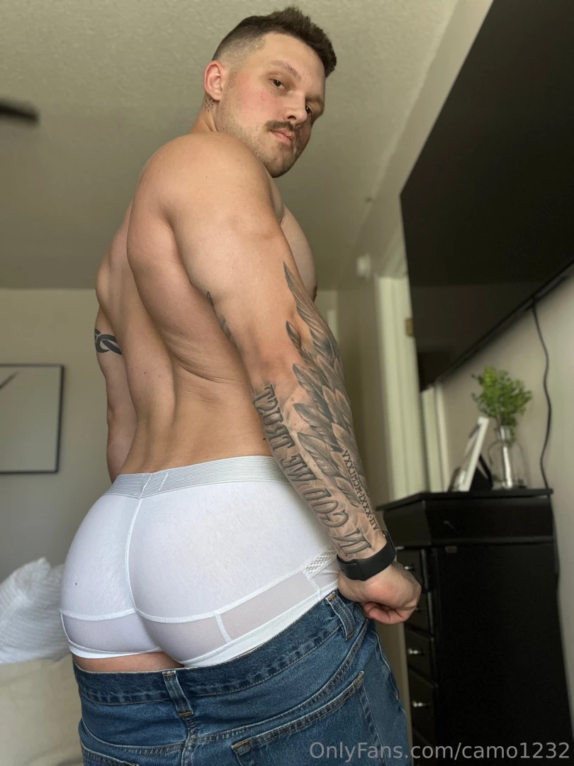 Does my booty catch your attention 