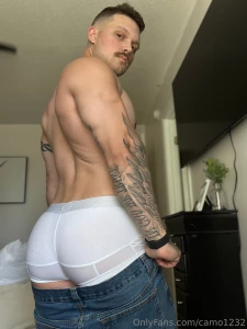 Does my booty catch your attention
