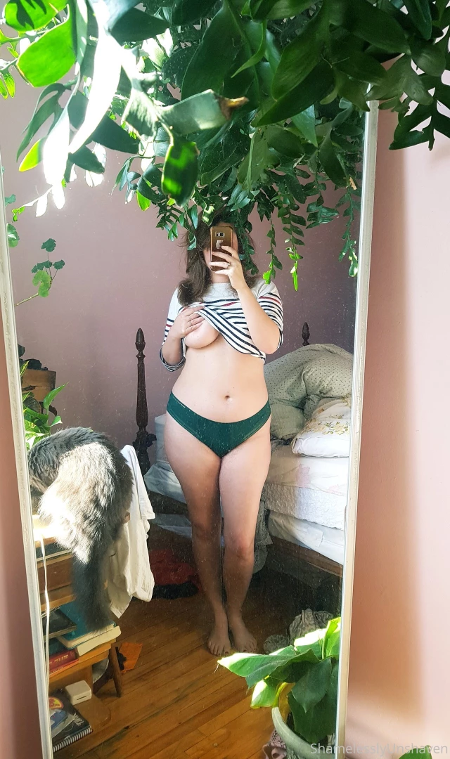 5 pics ignore the dust and just focus on how soft and nice my belly 