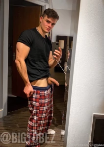 It really should be illegal to be this hot part 1