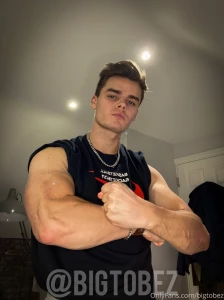 For all my findom subs out there you ll know today is friday and with part 1