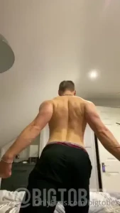 3 minutes to get absolutely lost into the world of my alpha ass and