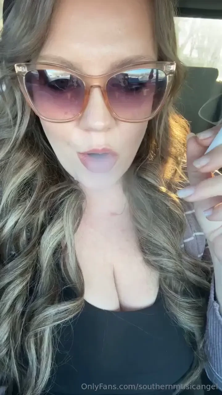 Needed the sunglasses today the snow makes it brighter and of course 