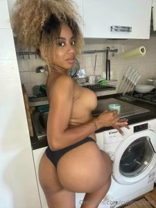 Pov ti svegli e ci sono io in cucina a prepararti il caff che fai part 1