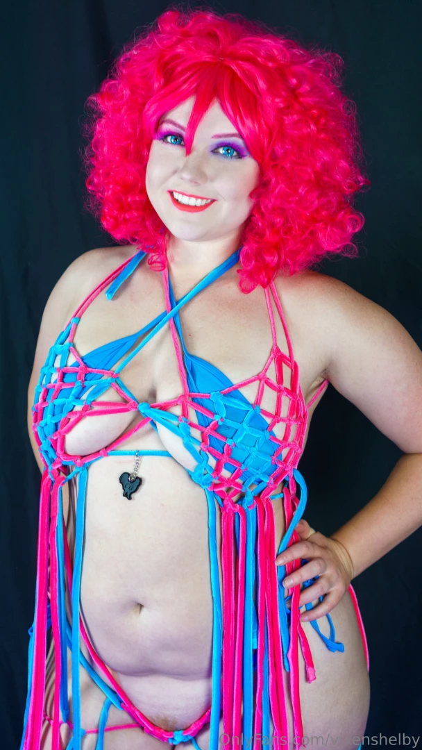 Pinkie her sets and lil mini vids will be posted at the end of the 