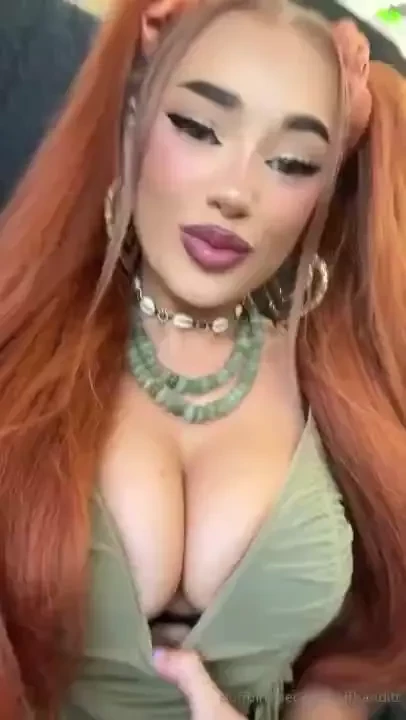 I m ovulating and i m horny and i m on a train x hehehehe part 1 