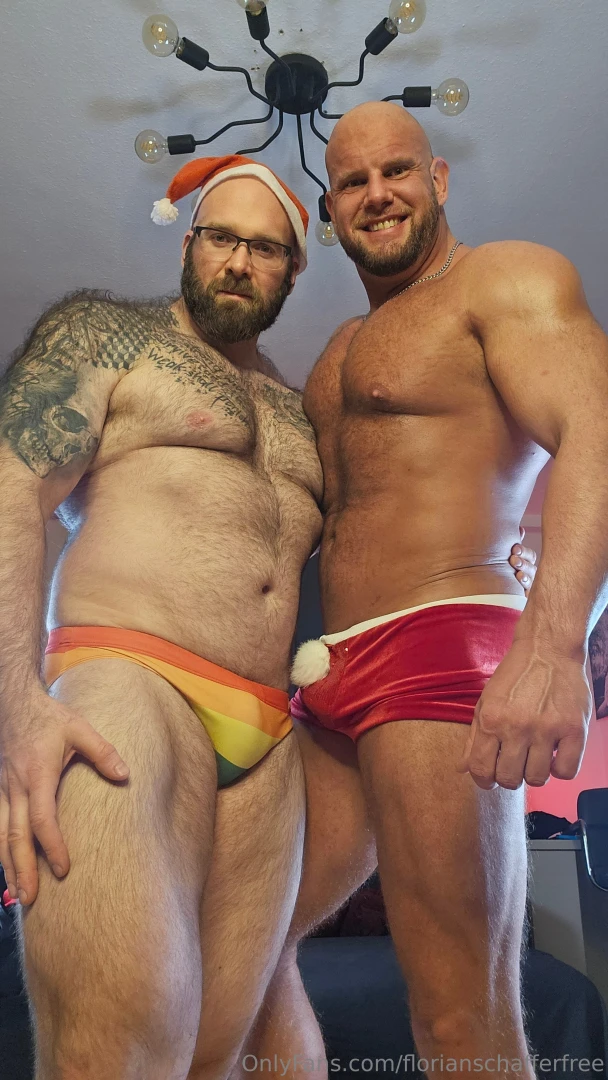 Jerkoff video with hairy_musclebear after baking a cupcake and 