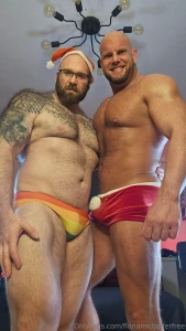 Jerkoff video with hairy_musclebear after baking a cupcake and