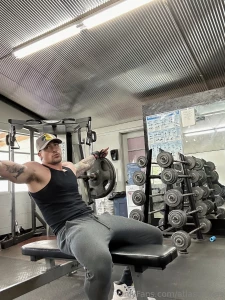 Should i bench this or bench you if you like what you see you can find